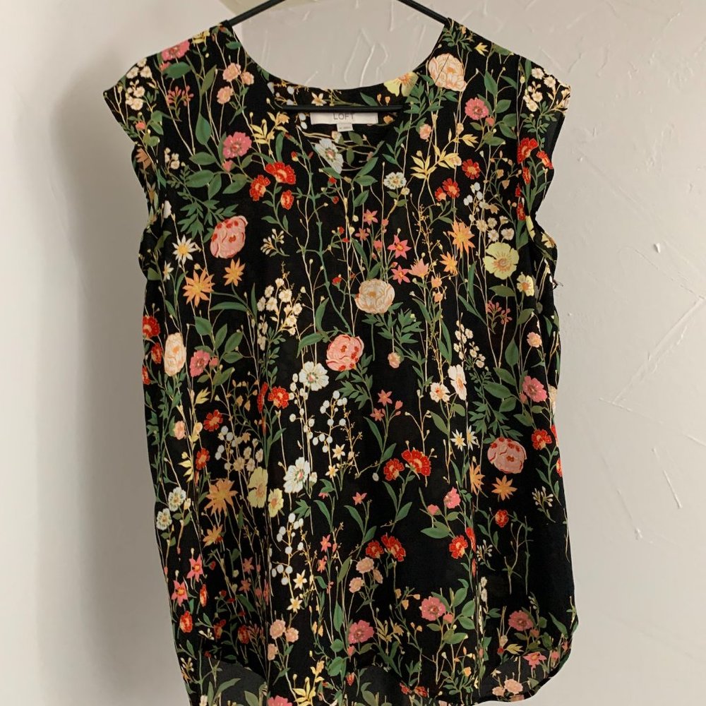 LOFT short sleeve floral blouse